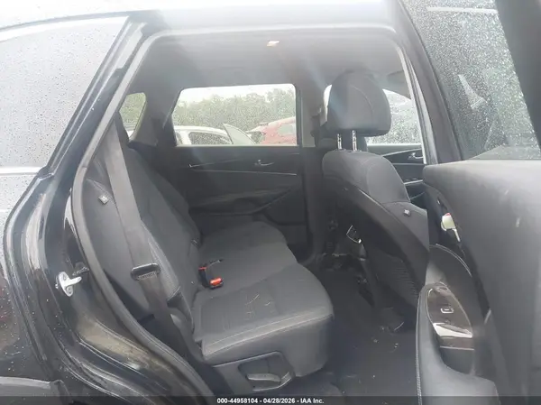 5XYPG4A34HG258103 2017 KIA SORENTO - Image 8