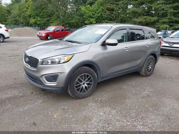5XYPG4A34HG258702 2017 KIA SORENTO - Image 2