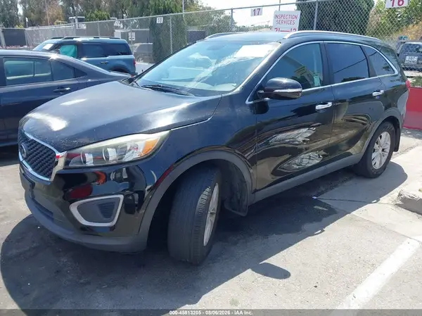 5XYPG4A34HG266685 2017 KIA SORENTO - Image 2