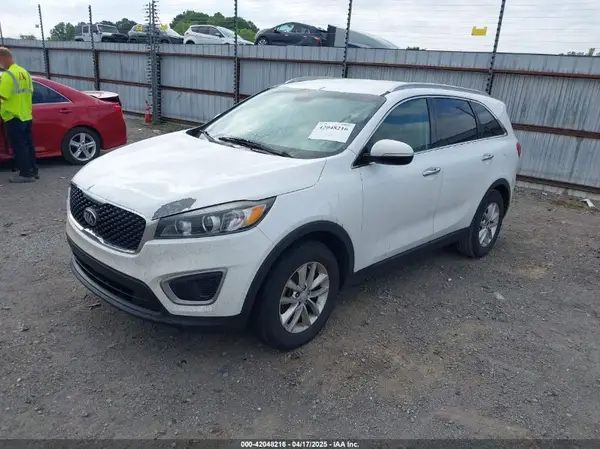 5XYPG4A34HG267545 2017 KIA SORENTO - Image 2