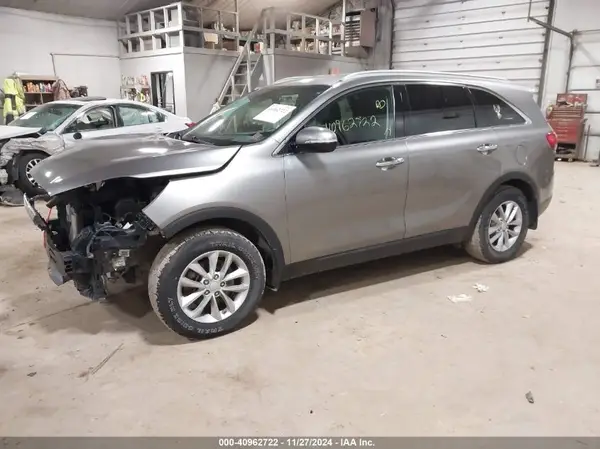 5XYPG4A34HG270414 2017 KIA SORENTO - Image 2