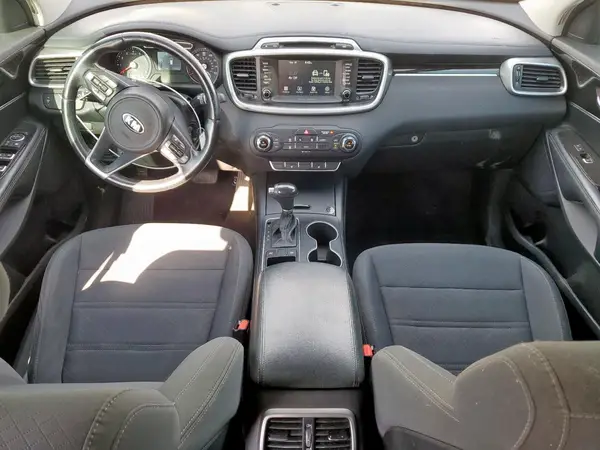 5XYPG4A34HG272485 2017 KIA SORENTO - Image 8