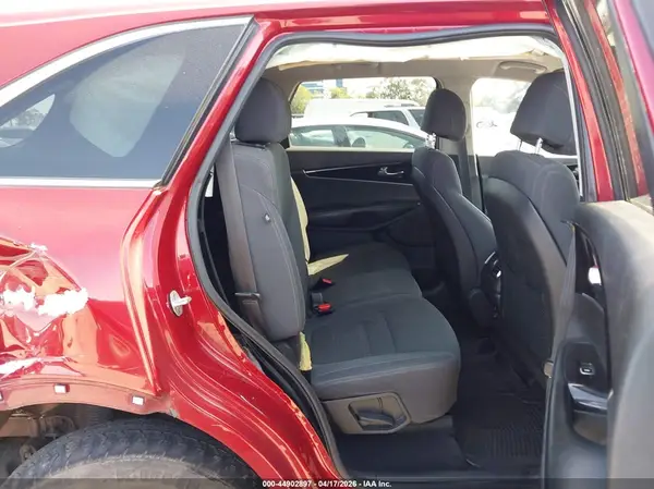 5XYPG4A34HG274740 2017 KIA SORENTO - Image 8