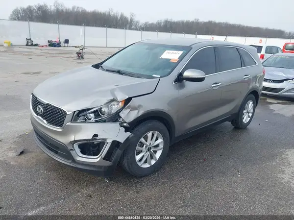 5XYPG4A34HG279744 2017 KIA SORENTO - Image 2