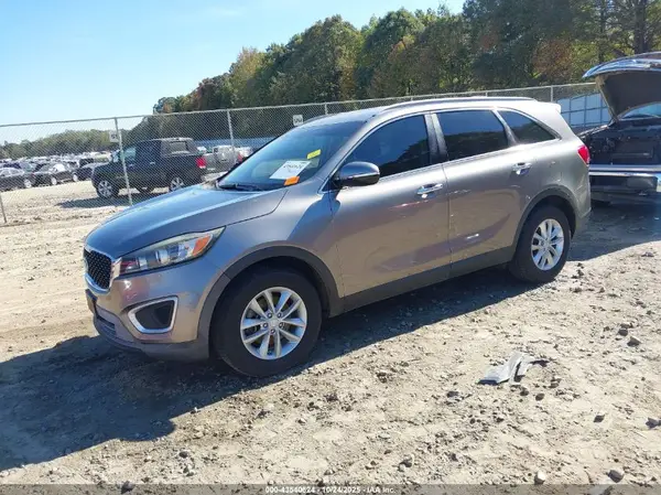 5XYPG4A34HG283423 2017 KIA SORENTO - Image 2
