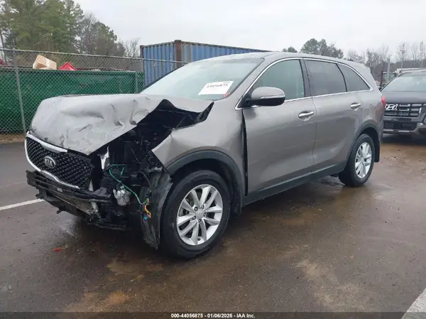 5XYPG4A34HG286810 2017 KIA SORENTO - Image 2