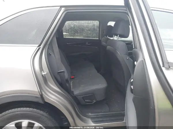 5XYPG4A34HG286810 2017 KIA SORENTO - Image 8