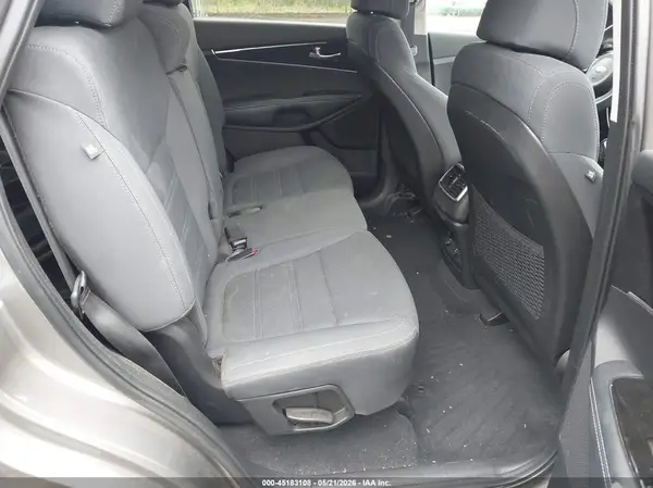 5XYPG4A34HG287049 2017 KIA SORENTO - Image 8