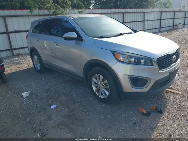 5XYPG4A34HG288797 2017 KIA SORENTO - Image 1