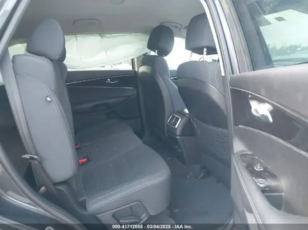 5XYPG4A34HG295846 2017 KIA SORENTO - Image 8