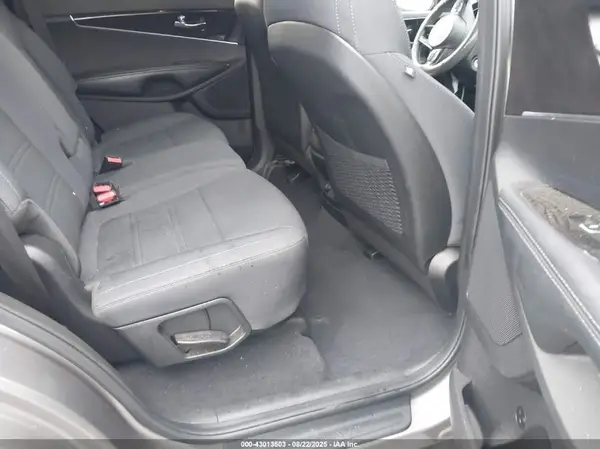 5XYPG4A34HG298309 2017 KIA SORENTO - Image 8