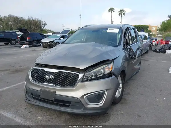 5XYPG4A34HG301838 2017 KIA SORENTO - Image 2