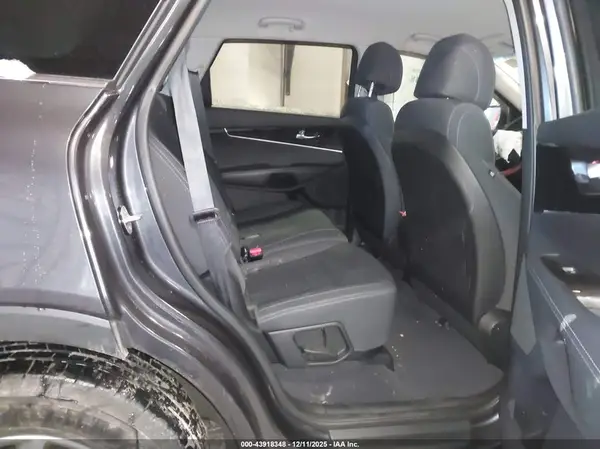 5XYPG4A34JG338524 2018 KIA SORENTO - Image 8