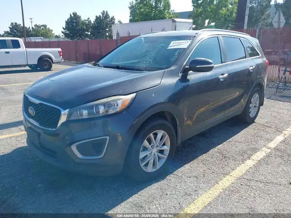 5XYPG4A34JG338975 2018 KIA SORENTO - Image 2