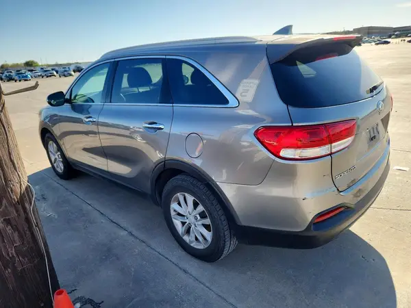 5XYPG4A34JG340516 2018 KIA SORENTO - Image 2