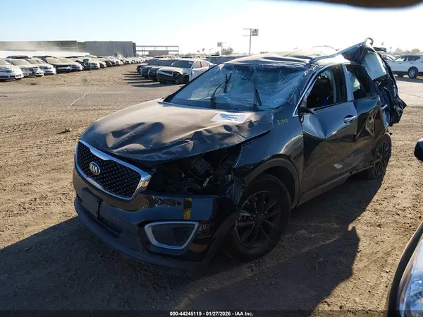 5XYPG4A34JG344128 2018 KIA SORENTO - Image 2