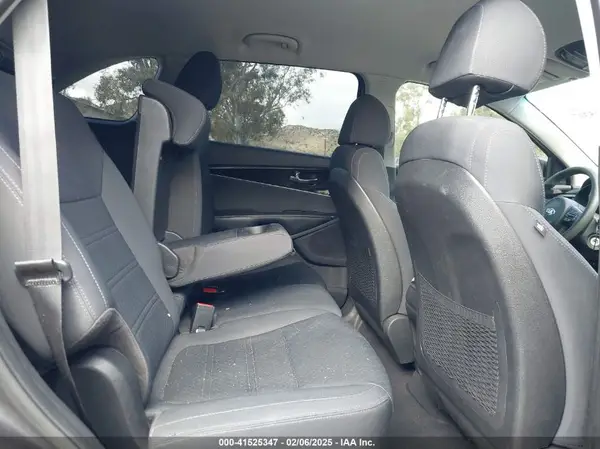 5XYPG4A34JG346607 2018 KIA SORENTO - Image 8