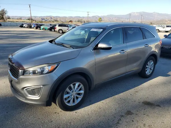 5XYPG4A34JG348132 2018 KIA SORENTO - Image 1