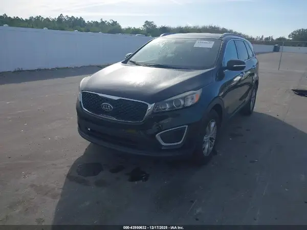 5XYPG4A34JG356926 2018 KIA SORENTO - Image 2