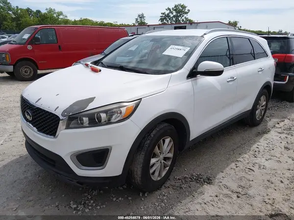 5XYPG4A34JG357395 2018 KIA SORENTO - Image 2