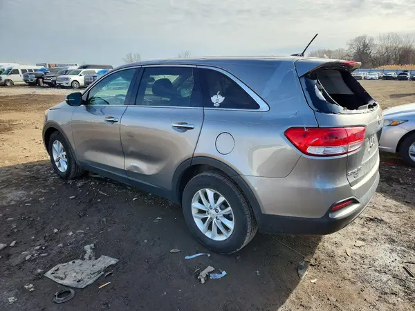 5XYPG4A34JG378375 2018 KIA SORENTO - Image 2