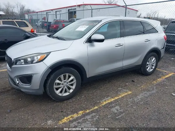 5XYPG4A34JG378652 2018 KIA SORENTO - Image 2
