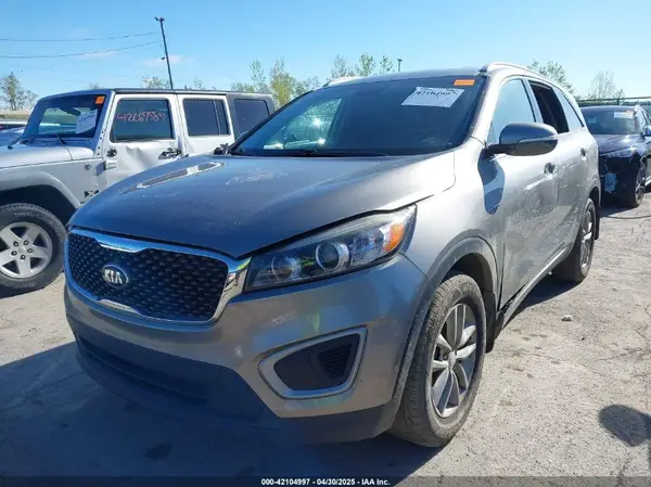 5XYPG4A34JG378876 2018 KIA SORENTO - Image 2