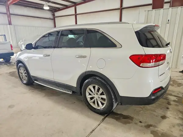 5XYPG4A34JG385469 2018 KIA SORENTO - Image 2