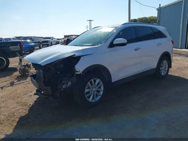 5XYPG4A34JG385505 2018 KIA SORENTO - Image 2