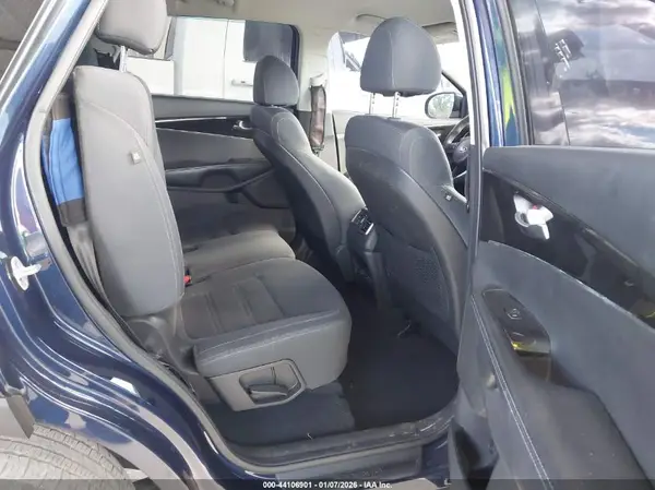 5XYPG4A34JG387688 2018 KIA SORENTO - Image 8