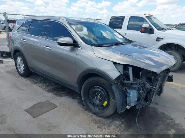 5XYPG4A34JG400570 2018 KIA SORENTO - Image 1