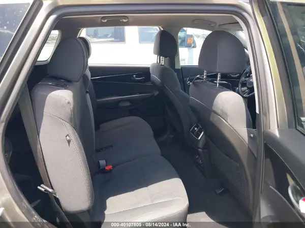 5XYPG4A34JG400570 2018 KIA SORENTO - Image 8