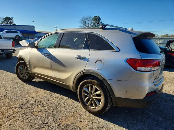 5XYPG4A34JG402867 2018 KIA SORENTO - Image 2