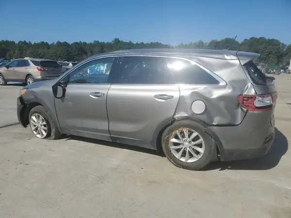 5XYPG4A34JG406563 2018 KIA SORENTO - Image 2