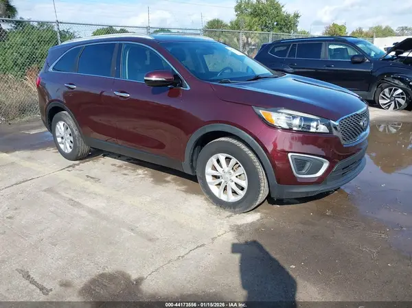 5XYPG4A34JG408507 2018 KIA SORENTO - Image 1