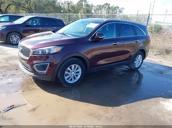 5XYPG4A34JG408507 2018 KIA SORENTO - Image 2