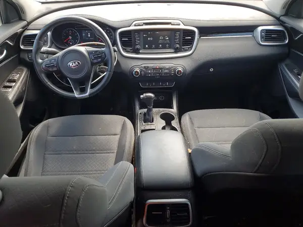 5XYPG4A34JG411973 2018 KIA SORENTO - Image 8