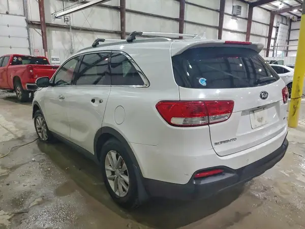5XYPG4A34JG415943 2018 KIA SORENTO - Image 2
