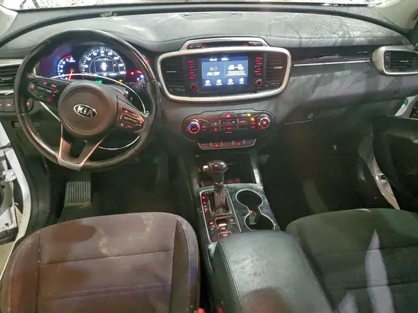 5XYPG4A34JG415943 2018 KIA SORENTO - Image 8