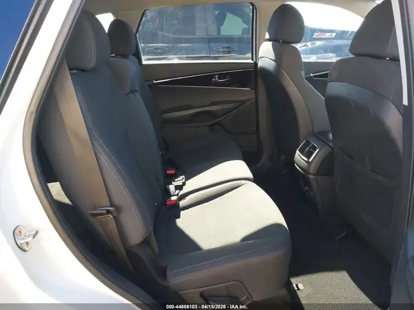 5XYPG4A34JG416994 2018 KIA SORENTO - Image 8