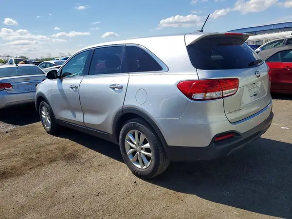 5XYPG4A34JG417207 2018 KIA SORENTO - Image 2
