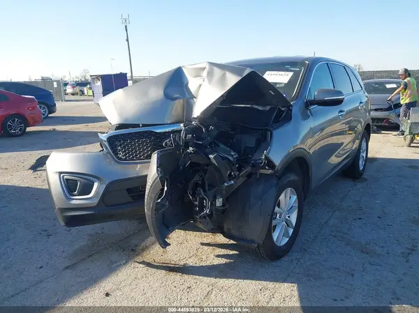 5XYPG4A34JG417952 2018 KIA SORENTO - Image 2