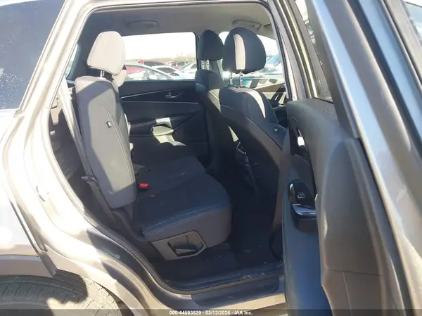 5XYPG4A34JG417952 2018 KIA SORENTO - Image 8