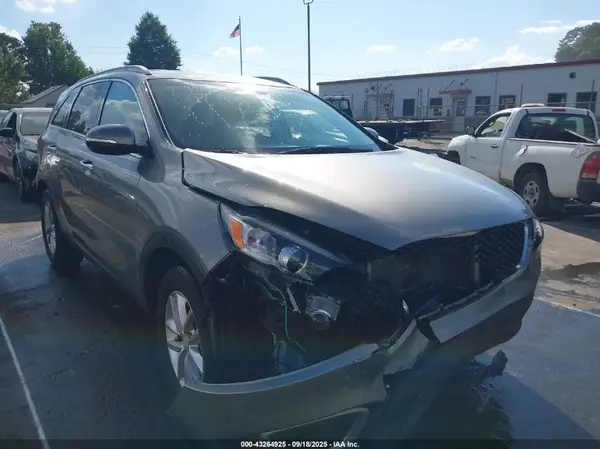 5XYPG4A34JG422780 2018 KIA SORENTO - Image 1