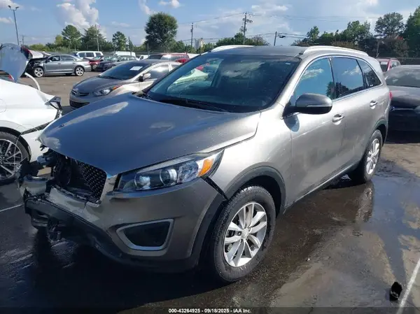 5XYPG4A34JG422780 2018 KIA SORENTO - Image 2