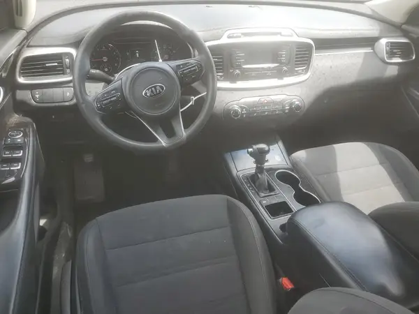 5XYPG4A34JG425713 2018 KIA SORENTO - Image 8