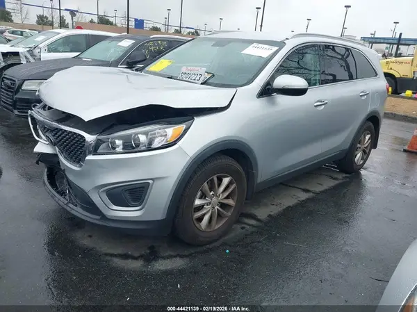 5XYPG4A34JG426540 2018 KIA SORENTO - Image 2