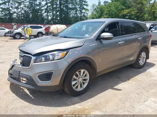 5XYPG4A34JG431687 2018 KIA SORENTO - Image 2