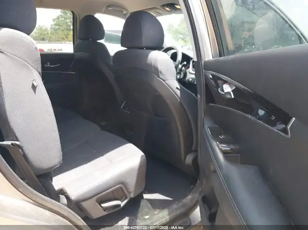 5XYPG4A34JG431687 2018 KIA SORENTO - Image 8