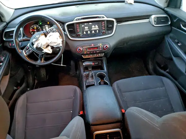 5XYPG4A34KG437684 2019 KIA SORENTO - Image 8